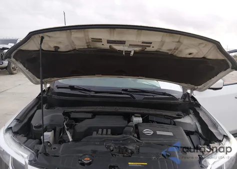 2014 Nissan Pathfinder Hybrid Platinum z USA, uszkodzony, nr VIN 5N1CR2MM9EC637353